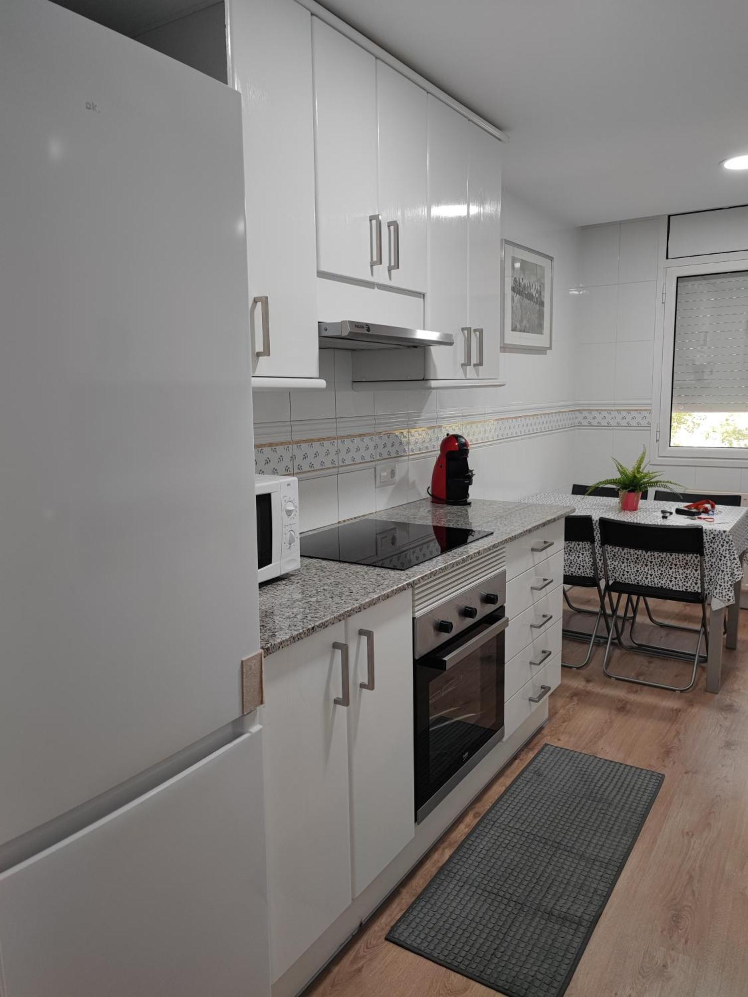 Apartamento Completo Muy Cerca Del Centro Ideal Para Familias Con Piscina Figueres  Kültér fotó